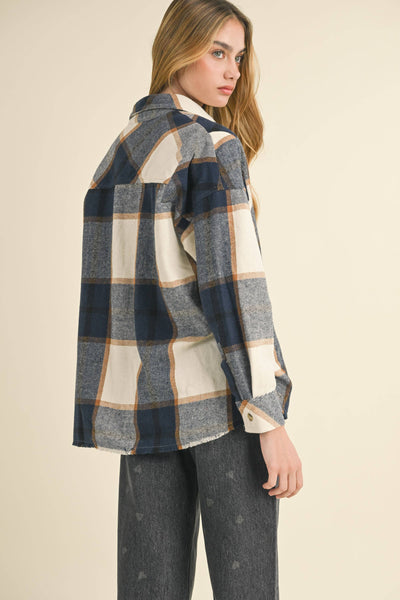 PLAID PATTERN PULLOVER TOP WITH POCKET: NAVY PLAID