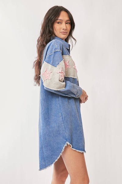 ACID WASHED DENIM STAR PATCH DETAIL SHIRT DRESS: Light Denim