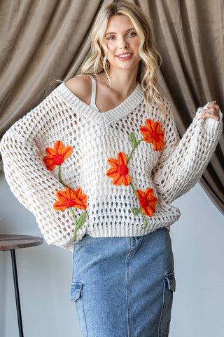 CROCHET SWEATER WITH FLORAL: Cream