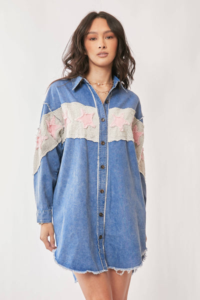 ACID WASHED DENIM STAR PATCH DETAIL SHIRT DRESS: Light Denim