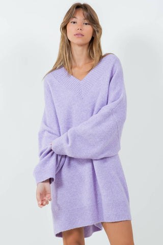 OVERSIZED V-NECK FUZZY KNITDOWN SWEATER - LAVENDER: Lavender