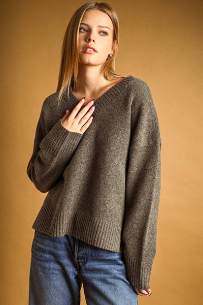V-NECK LONG SLEEVE SWEATER TOP: MOCHA