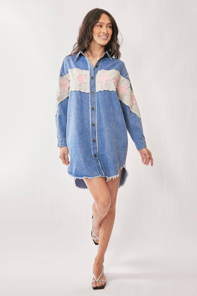 ACID WASHED DENIM STAR PATCH DETAIL SHIRT DRESS: Light Denim
