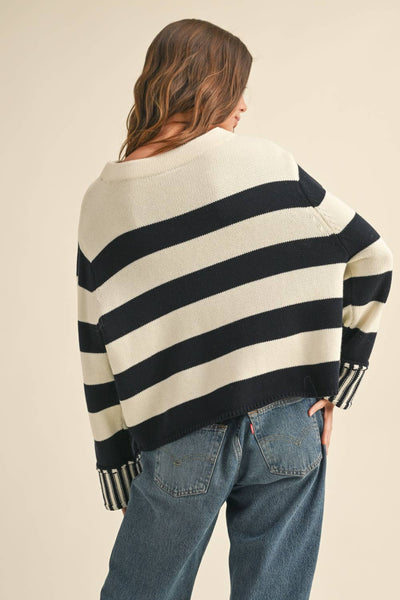 BLACK/WHITE STRIPED SWEATER TOP: BLACK/WHITE
