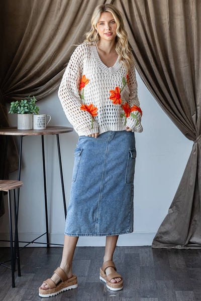 CROCHET SWEATER WITH FLORAL: Cream