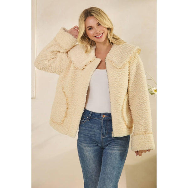 Texture Sherpa Peterpan Collar Short Jacket: Cream