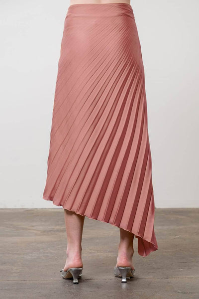 Pleated pink movement skirt