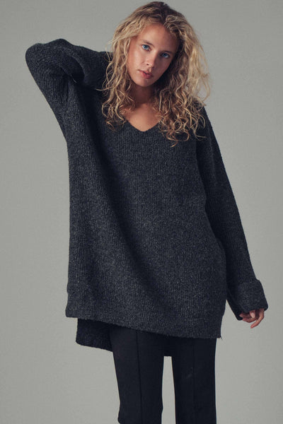 Oversized Knit V-Neck Sweater Tunic Top: Black