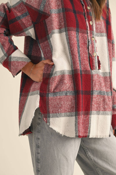 PLAID PATTERN PULLOVER TOP WITH POCKET: NAVY PLAID