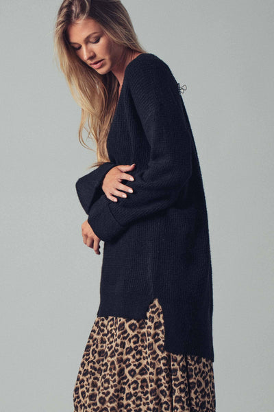 Oversized Knit V-Neck Sweater Tunic Top: Black