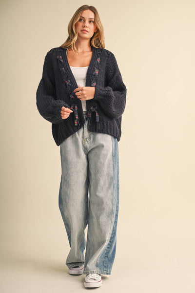 TARTAN PATTERN BRAIDED CHUNKY KNIT CARDIGAN: NAVY