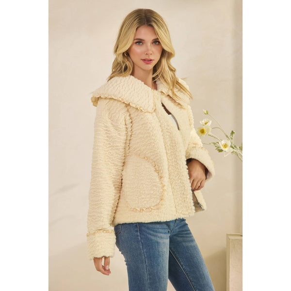 Texture Sherpa Peterpan Collar Short Jacket: Cream