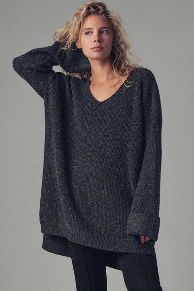 Oversized Knit V-Neck Sweater Tunic Top: Black