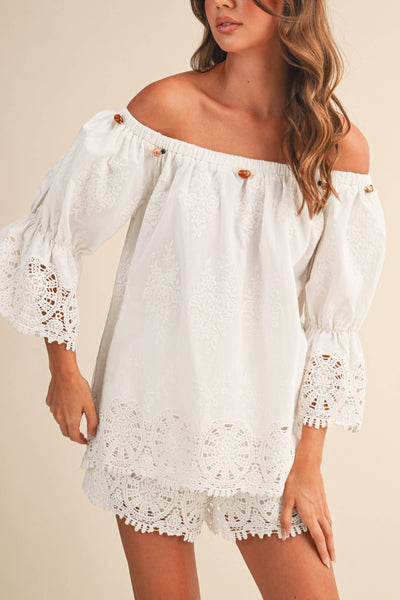OFF SHOULDER TOP AND SHORTS SET: OFF WHITE