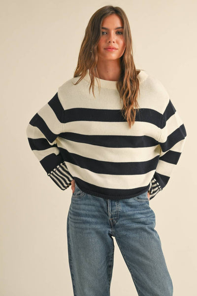 BLACK/WHITE STRIPED SWEATER TOP: BLACK/WHITE