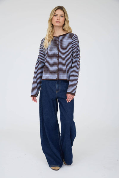STRIPE RAW EDGE BUTTON DOWN LONG SLEEVE CARDIGAN: DARK BROWN