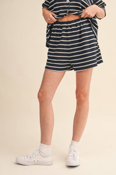 STRIPED OVERSIZE SHORT SLEEVE BUTTON DOWN TOP AND SH: NAVY/OFF WHITE