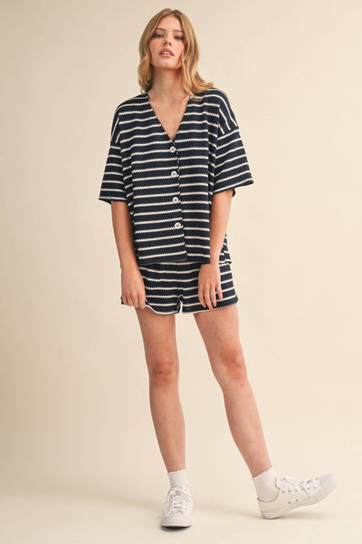 STRIPED OVERSIZE SHORT SLEEVE BUTTON DOWN TOP AND SH: NAVY/OFF WHITE