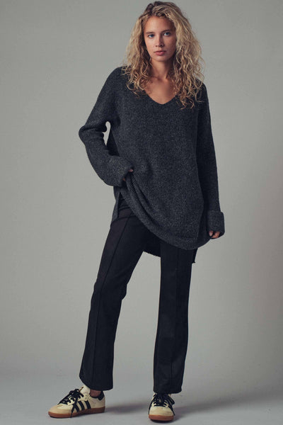 Oversized Knit V-Neck Sweater Tunic Top: Black