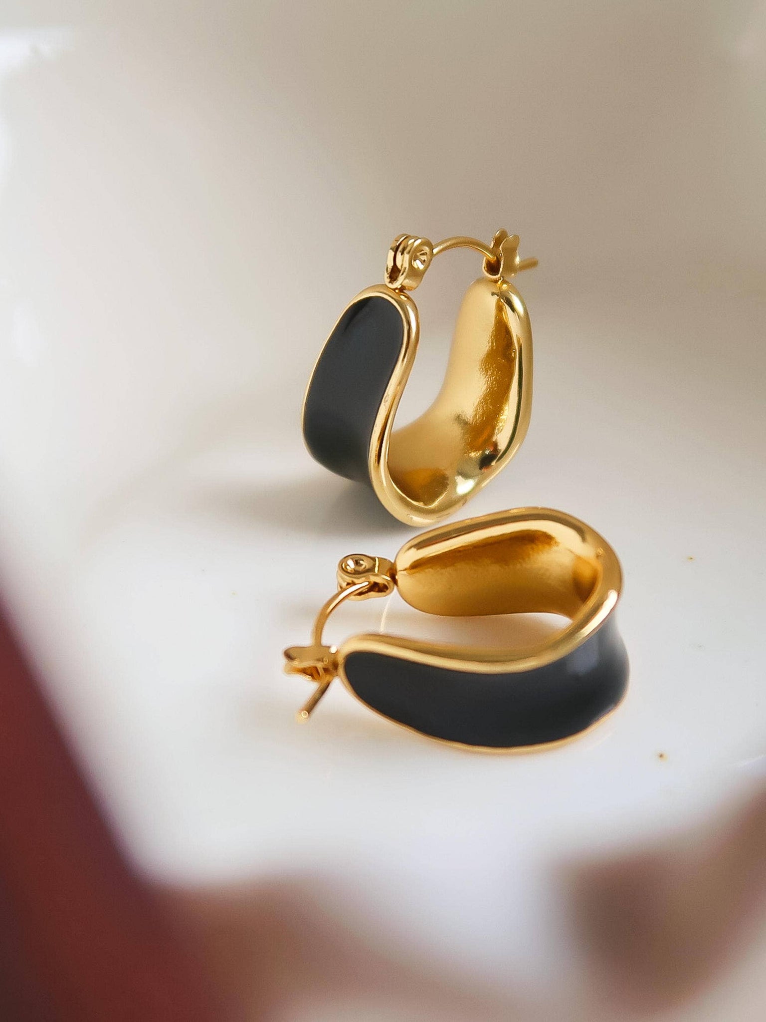 Candide 18K Gold Non-Tarnish Classic Hoop Earring: Black