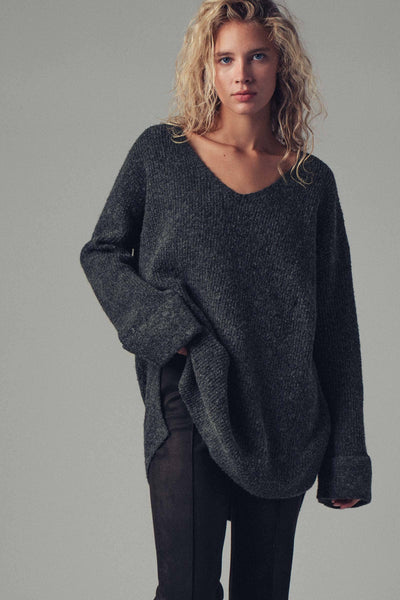 Oversized Knit V-Neck Sweater Tunic Top: Black