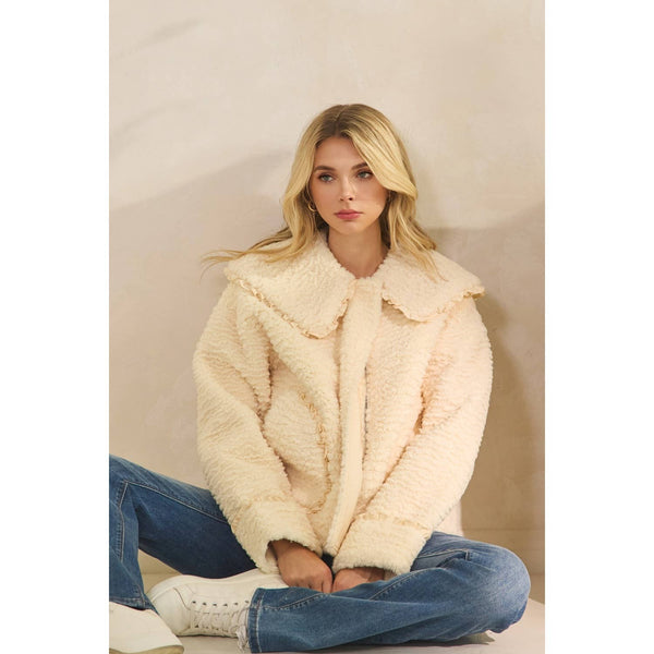 Texture Sherpa Peterpan Collar Short Jacket: Cream