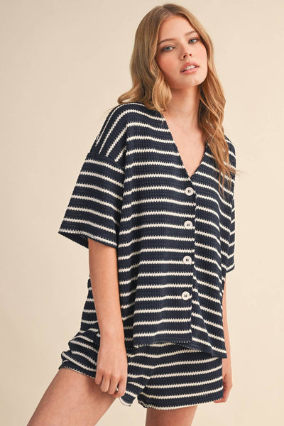 STRIPED OVERSIZE SHORT SLEEVE BUTTON DOWN TOP AND SH: NAVY/OFF WHITE