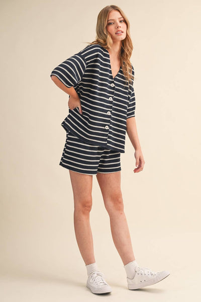 STRIPED OVERSIZE SHORT SLEEVE BUTTON DOWN TOP AND SH: NAVY/OFF WHITE