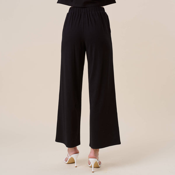 Gathered top & pants set with gold brooch: BLACK