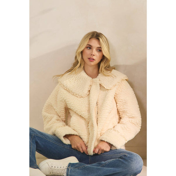 Texture Sherpa Peterpan Collar Short Jacket: Cream