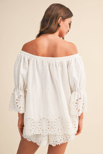OFF SHOULDER TOP AND SHORTS SET: OFF WHITE