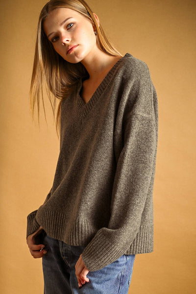 V-NECK LONG SLEEVE SWEATER TOP: MOCHA