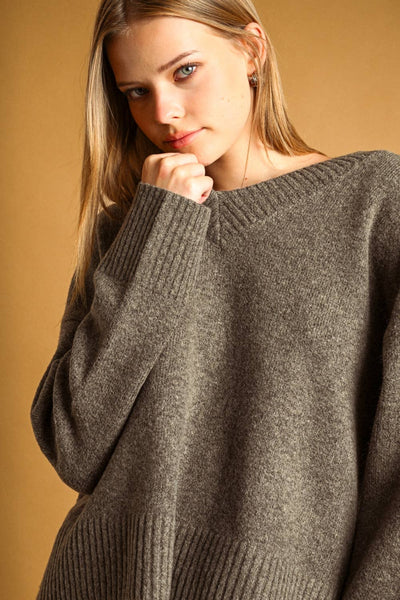 V-NECK LONG SLEEVE SWEATER TOP: MOCHA