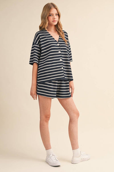 STRIPED OVERSIZE SHORT SLEEVE BUTTON DOWN TOP AND SH: NAVY/OFF WHITE