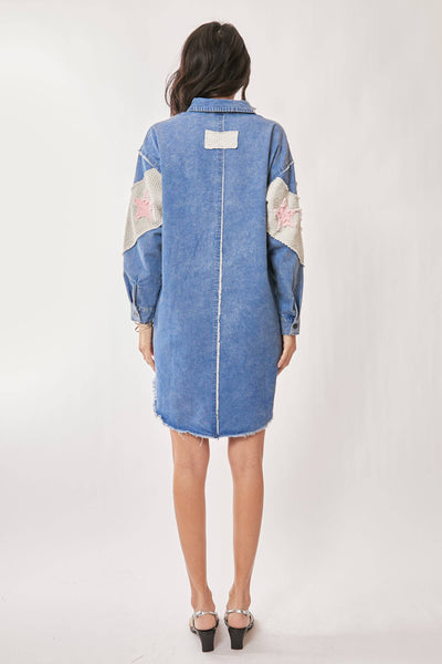 ACID WASHED DENIM STAR PATCH DETAIL SHIRT DRESS: Light Denim