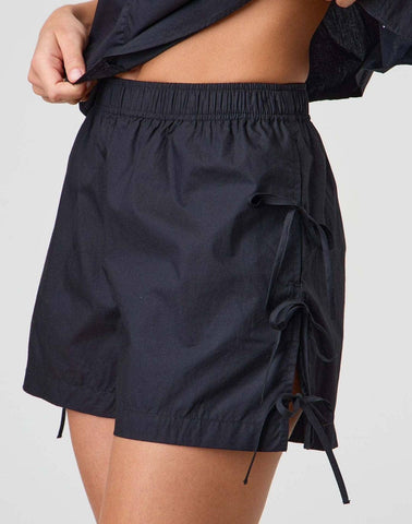Side Tie bow shorts: Black