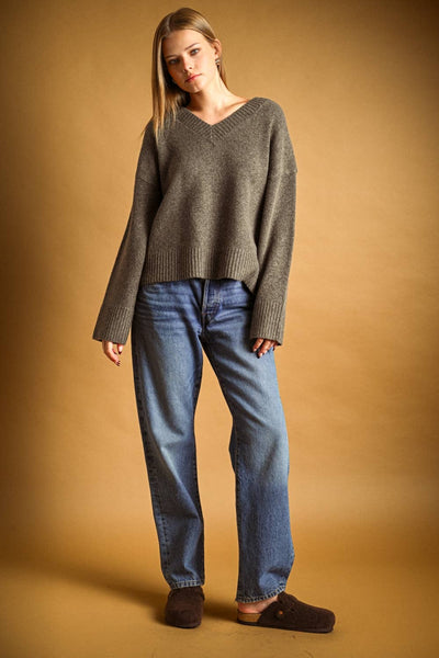 V-NECK LONG SLEEVE SWEATER TOP: MOCHA