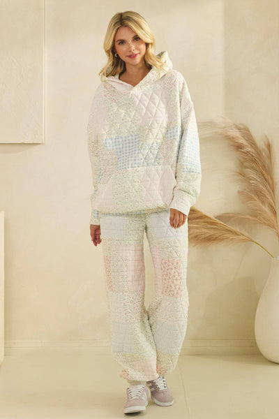 Veveret Quilted lounge pants: Pastel comb