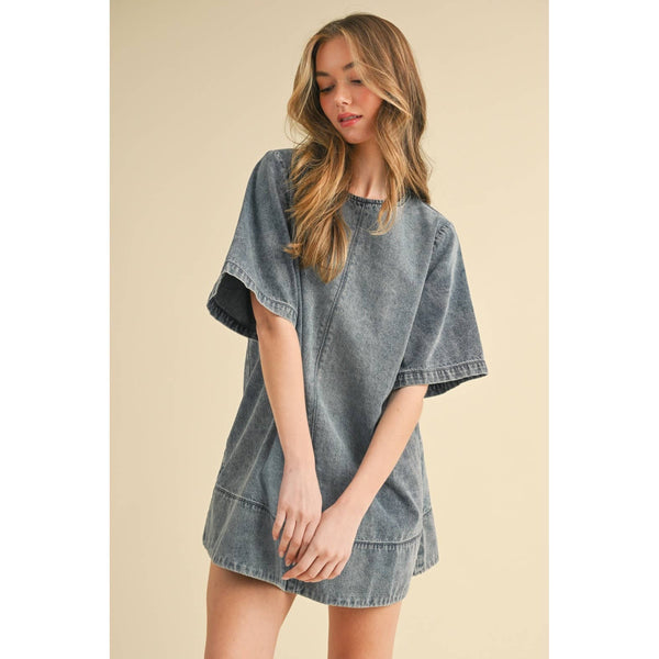 LOOSE FIT WASHED DENIM MINI DRESS: LIGHT WASH