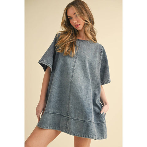 LOOSE FIT WASHED DENIM MINI DRESS: LIGHT WASH