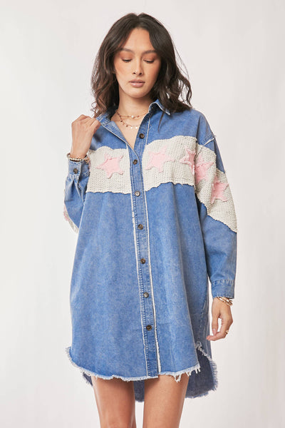 ACID WASHED DENIM STAR PATCH DETAIL SHIRT DRESS: Light Denim