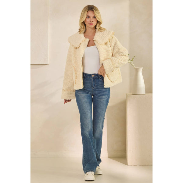 Texture Sherpa Peterpan Collar Short Jacket: Cream