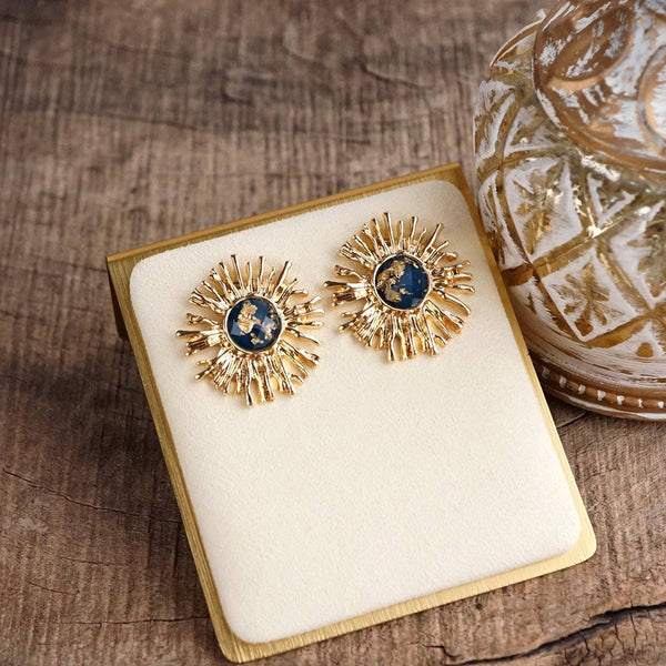 Celestial Gild – Faceted Sunburst Stud Earrings