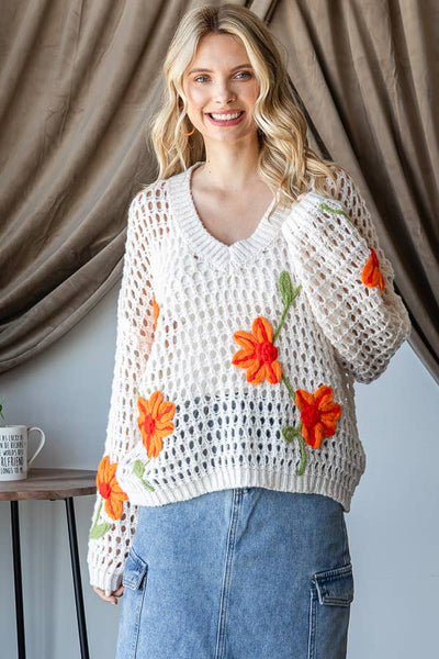 CROCHET SWEATER WITH FLORAL: Cream