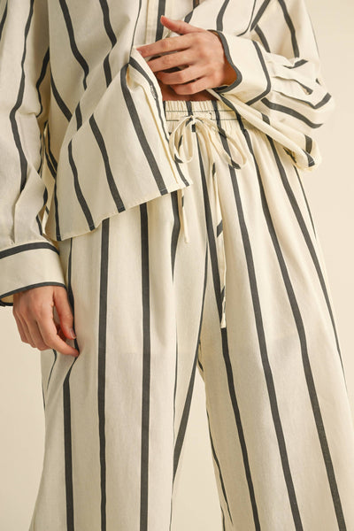 STRIPE STRAIGHT LEGS PANTS WITH ELASTIC BAND: BLACK STRIPE