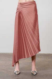 Pleated pink movement skirt